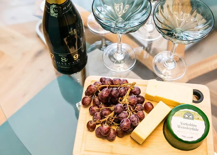 Serenity Апартаменты Уитби