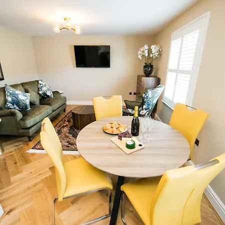 Serenity Apartment Whitby